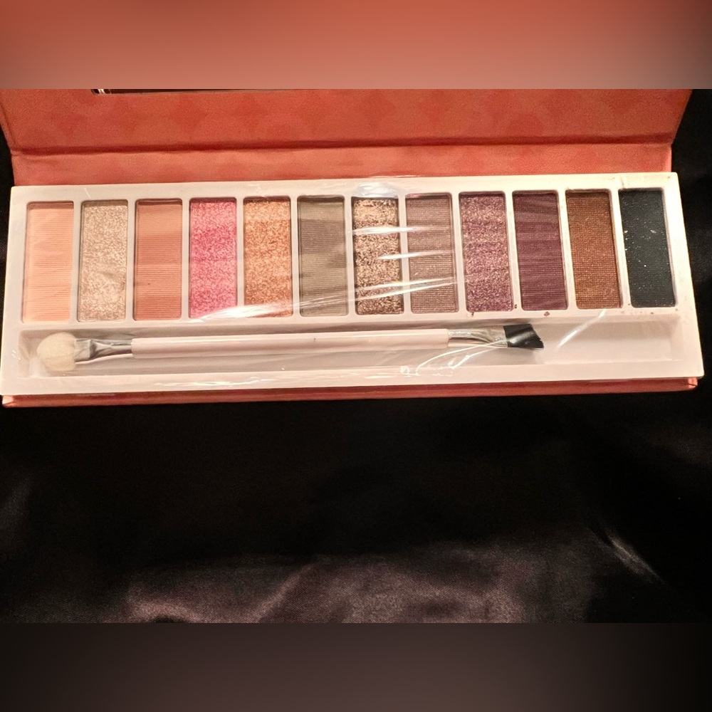 New Bliss Plum Dreams Palette